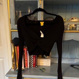 Daisy Black Ribbed Twist-Front Long Sleeve Crop Top